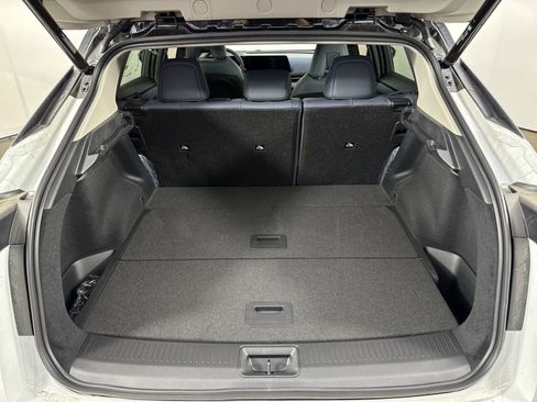 New 2025 Nissan Ariya Platinum image 34