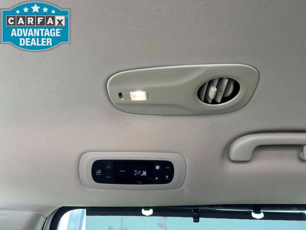 Used 2022 Chrysler Pacifica Touring-L FWD image 22