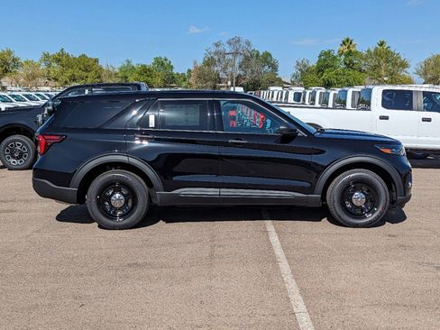 New 2024 Ford Explorer Base image 8