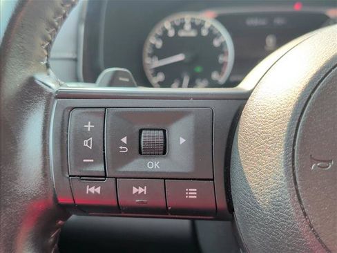 Used 2024 Nissan Pathfinder SV FWD image 15