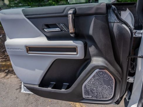 Used 2025 GMC Hummer EV 3X AWD/4WD image 15