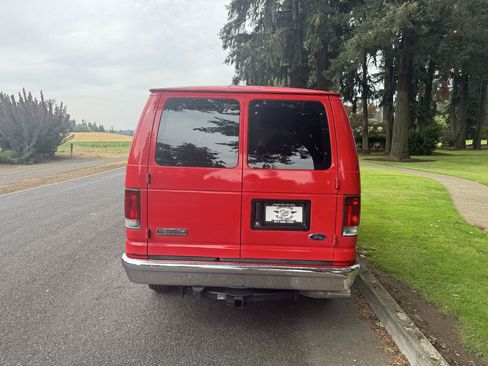 Used 2006 Ford E-350 and Econoline 350 XLT RWD image 4