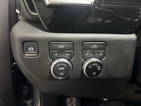 New 2026 GMC Sierra 1500 SLE w/ Preferred Package image 14