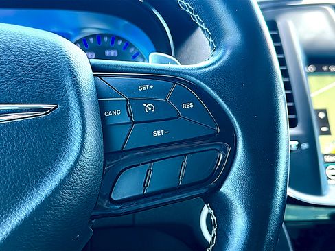 Used 2022 Chrysler 300 S RWD image 29