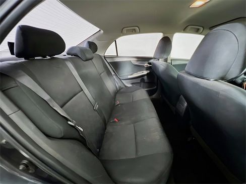 Used 2010 Toyota Corolla S image 34