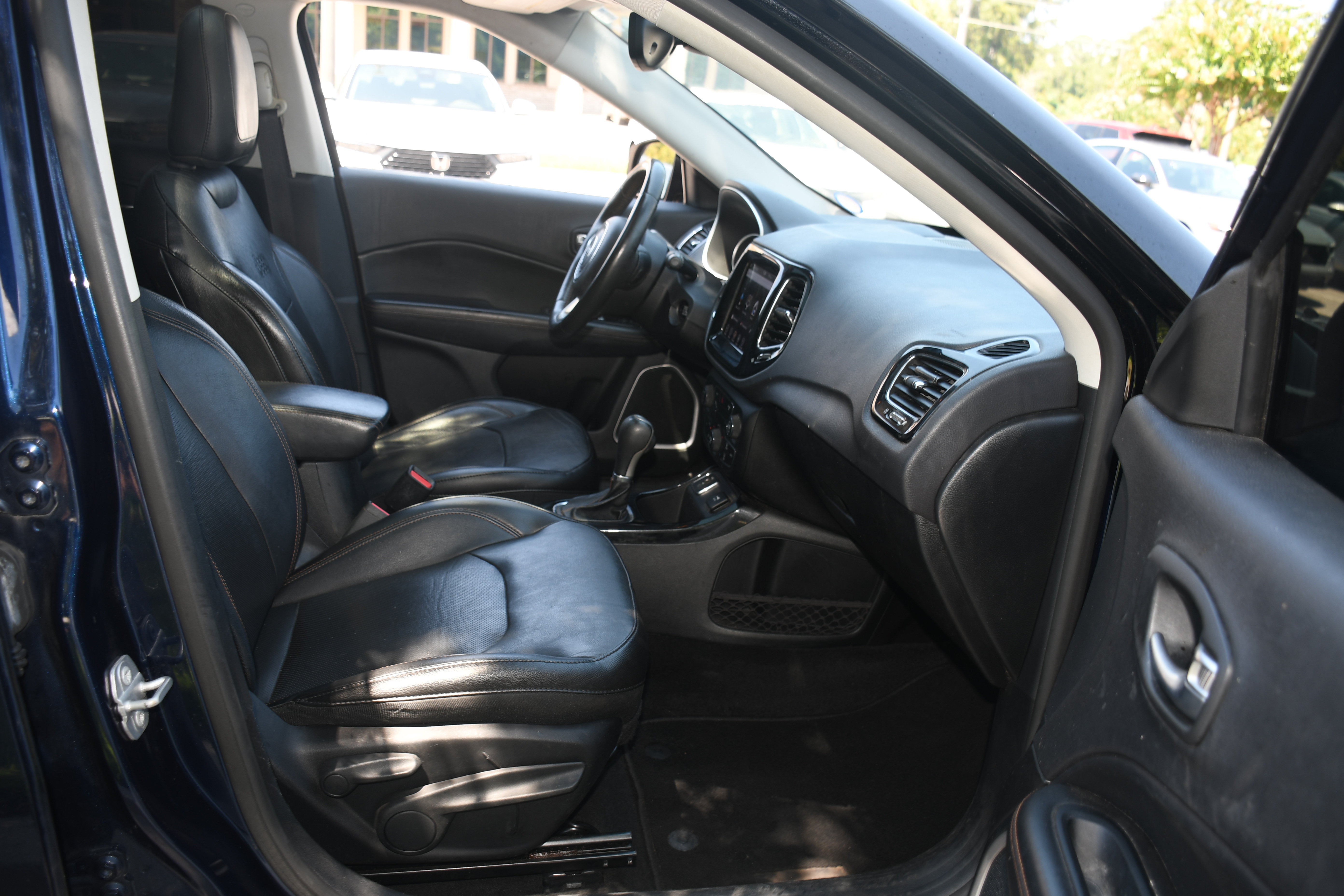 Used 2018 Jeep Compass Limited w/ Navigation Group FWD image 22