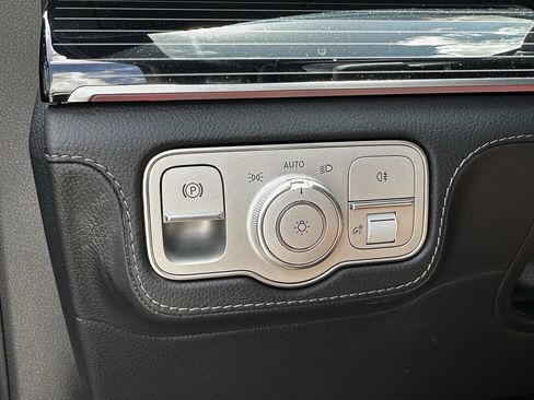 Certified 2025 Mercedes-Benz GLS 580 4MATIC image 35