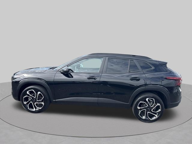 Used 2024 Chevrolet Trax RS w/ Sunroof Package FWD image 2