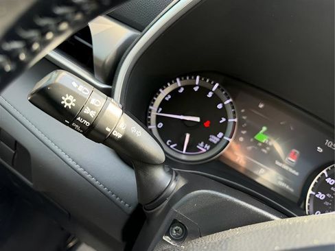 Used 2020 Toyota Highlander XLE image 51