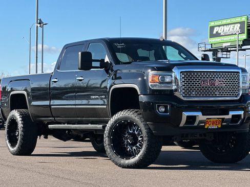 Used 2015 GMC Sierra 3500 Denali image 2