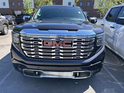 Used 2023 GMC Sierra 1500 Denali w/ Denali Reserve Package AWD/4WD image 2