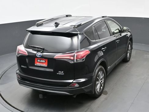 Used 2017 Toyota RAV4 XLE w/ All Weather Liner Package AWD/4WD image 40