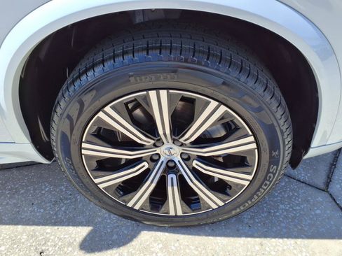 Certified 2024 Volvo XC90 B5 Plus image 9