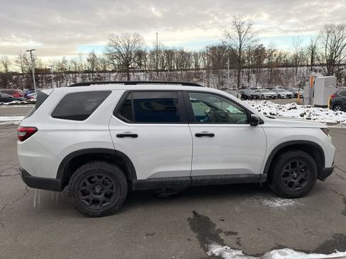 Used 2023 Honda Pilot TrailSport image 20