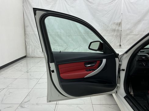 Used 2015 BMW 328i Sedan w/ M Sport RWD image 18