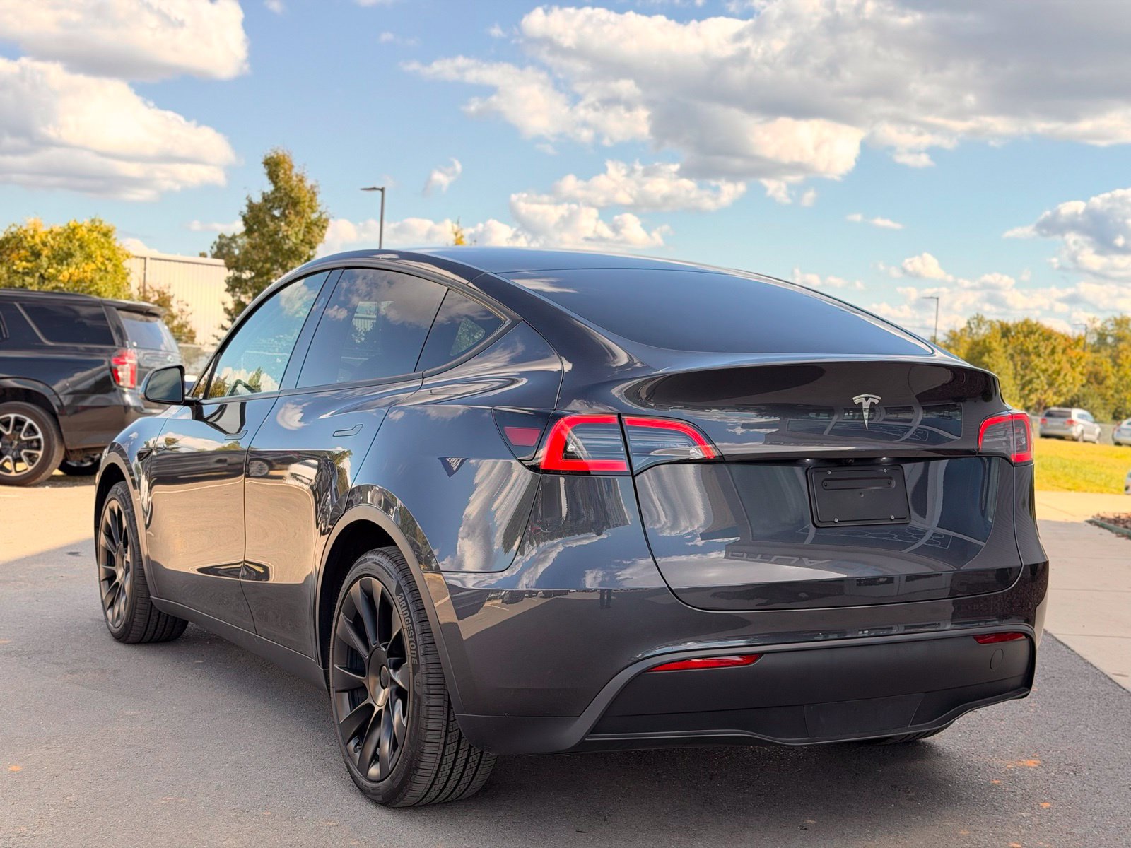 Used 2024 Tesla Model Y Long Range RWD image 10