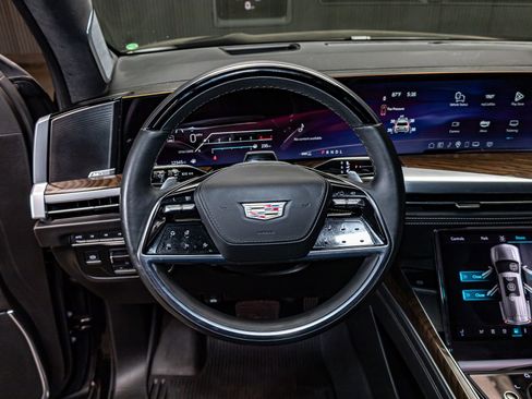 Used 2025 Cadillac Escalade Sport Platinum image 16