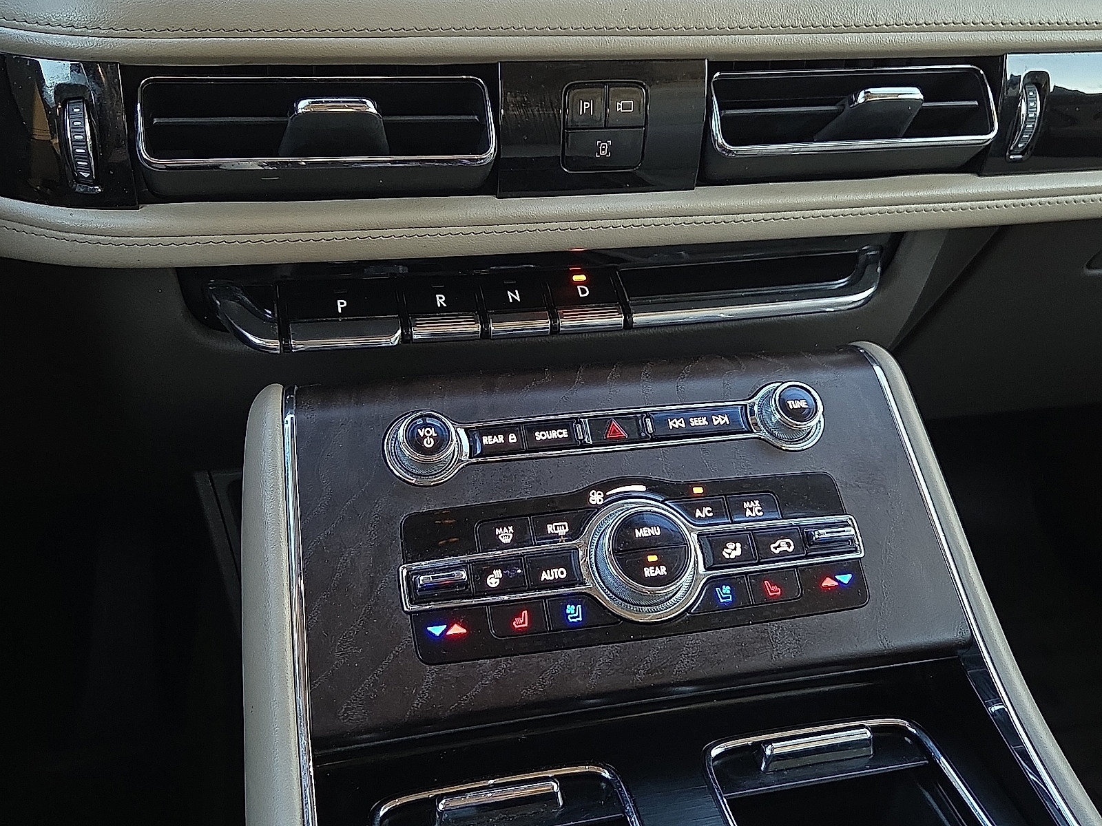 Used 2021 Lincoln Aviator Reserve w/ Equipment Group 202A AWD/4WD image 21