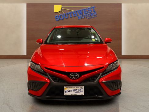 Used 2024 Toyota Camry SE image 6