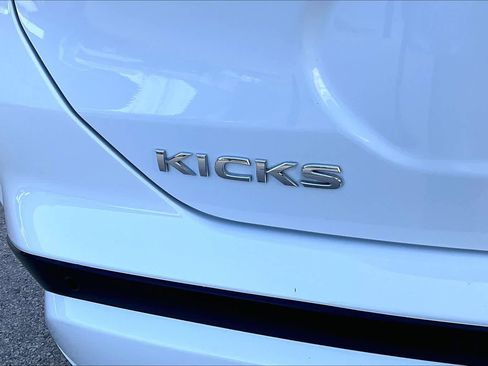 Certified 2024 Nissan Kicks SV image 10