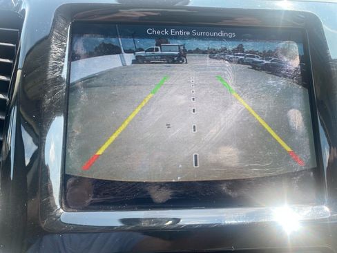 Used 2019 Jeep Cherokee Limited AWD/4WD image 23