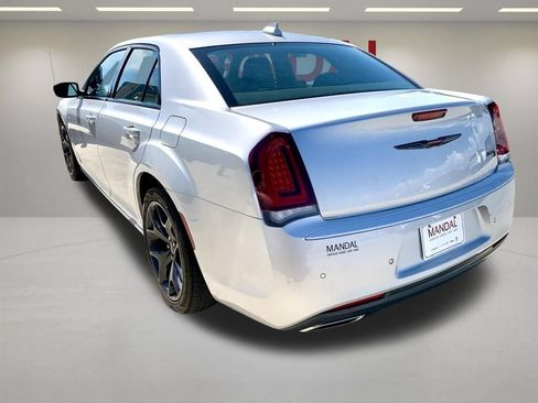 Used 2021 Chrysler 300 S RWD image 7