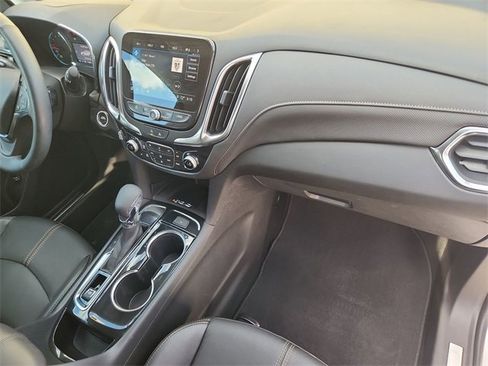 Used 2024 Chevrolet Equinox Premier image 27