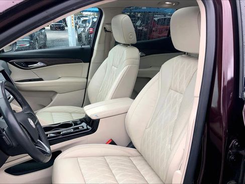 Used 2021 Buick Envision Avenir w/ Technology Package II image 8