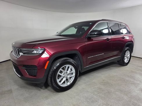Used 2025 Jeep Grand Cherokee Laredo X RWD image 8