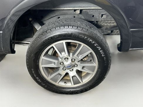 Used 2014 Ford F150 Lariat w/ Equipment Group 502A Luxury AWD/4WD image 11