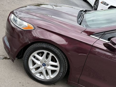 Used 2013 Ford Fusion SE FWD image 2