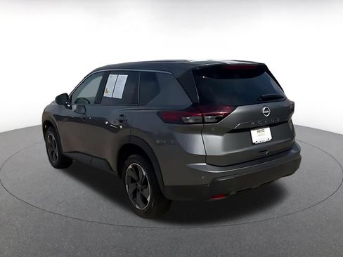 Used 2026 Nissan Rogue SV FWD image 12