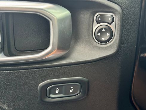 Used 2023 Jeep Wrangler Unlimited Sport AWD/4WD image 29