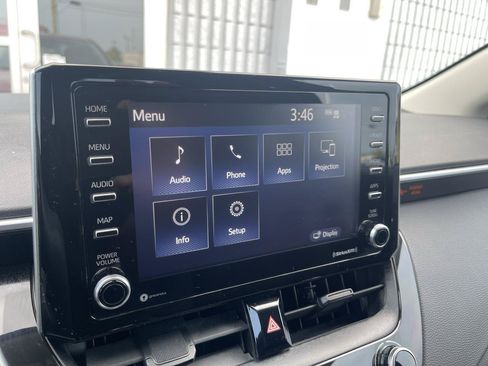 Used 2021 Toyota Corolla LE FWD image 34