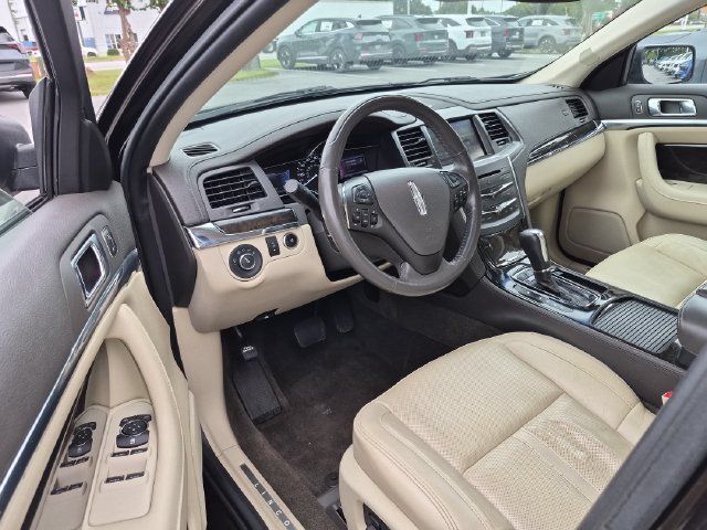 Used 2013 Lincoln MKS FWD image 13