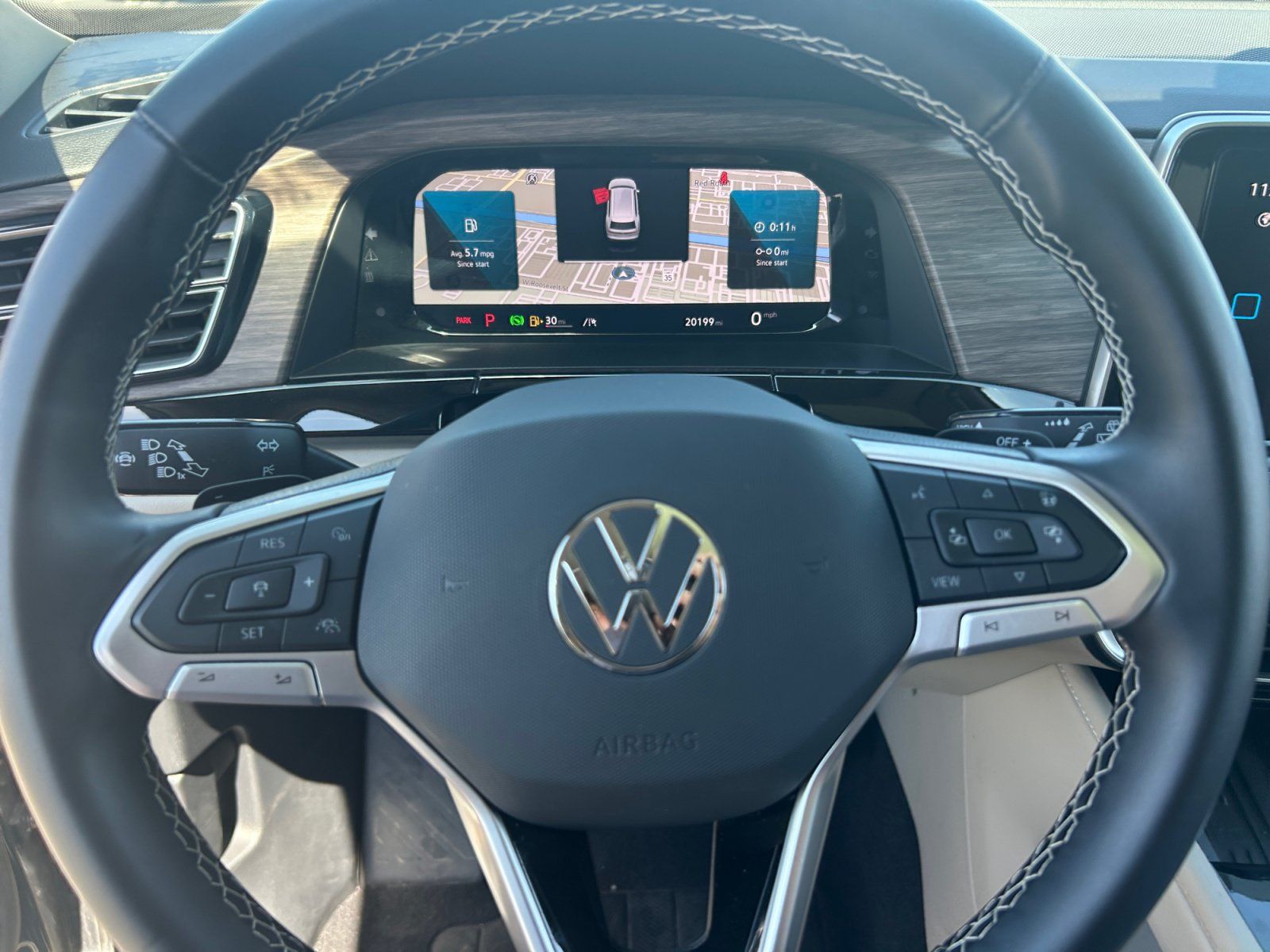 Certified 2025 Volkswagen Atlas SEL AWD/4WD image 9