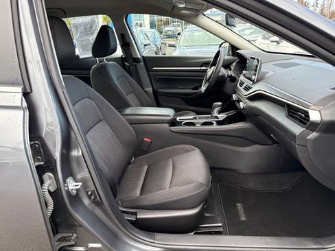 Used 2023 Nissan Altima 2.5 SV image 9