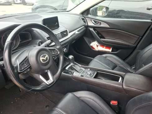 Used 2018 MAZDA MAZDA3 Touring FWD image 9