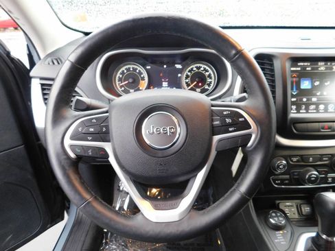 Used 2014 Jeep Cherokee Trailhawk w/ Leather Interior Group image 9