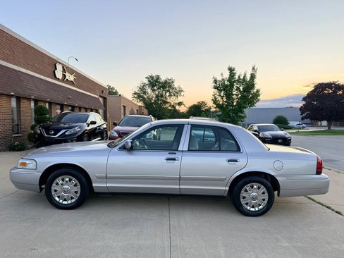 Used 2008 Mercury Grand Marquis GS RWD image 5