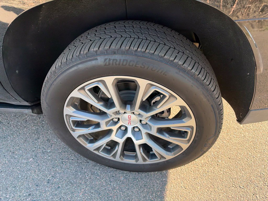 Used 2026 GMC Yukon Denali w/ Sun & Power Step Package AWD/4WD image 7