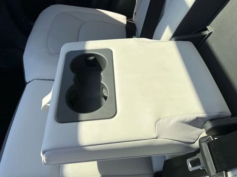 New 2025 Land Rover Defender 110 S image 24