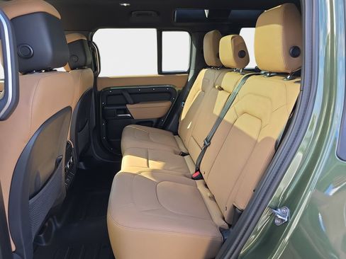 New 2026 Land Rover Defender 110 X-Dynamic SE AWD/4WD image 13