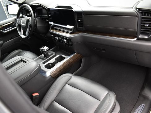 Used 2022 GMC Sierra 1500 Elevation w/ Elevation Premium Package image 40