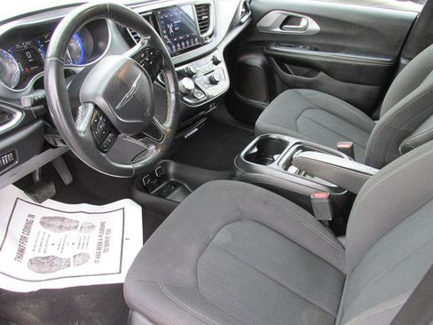 Used 2019 Chrysler Pacifica Touring Plus w/ S Appearance Package image 9