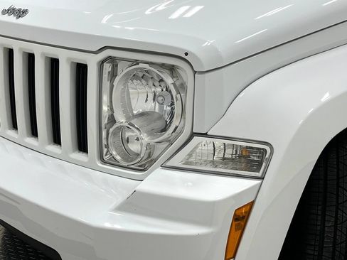 Used 2012 Jeep Liberty Sport AWD/4WD image 33