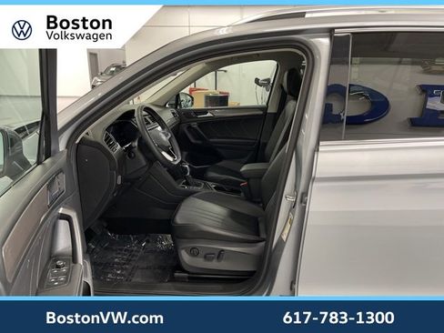 Certified 2023 Volkswagen Tiguan SE image 9