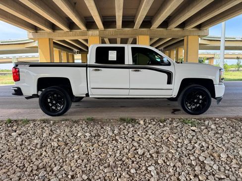 Used 2018 Chevrolet Silverado 1500 LTZ Z71 w/ LTZ Plus Package AWD/4WD image 2