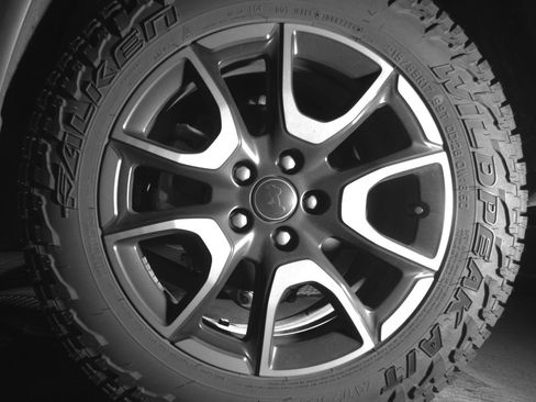 Used 2025 Jeep Compass Trailhawk image 14