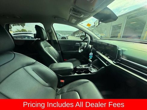 Used 2024 Kia Sportage EX AWD/4WD image 3